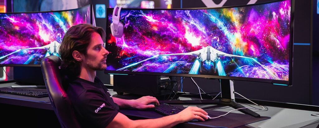 Man gameplay with Samsung Odyssey Monitors